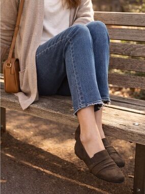 Ros Hommerson Green  Suede Loafers Slip On Comfort Flats Women 10.5